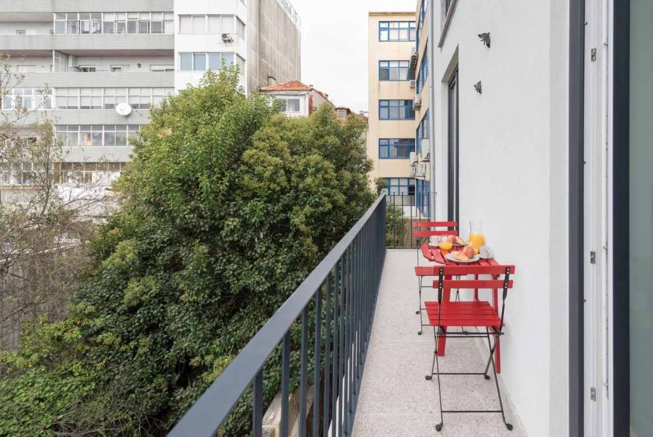 Lovelystay - Central Flat W/ Ac & Balcony OOporto Extérieur photo